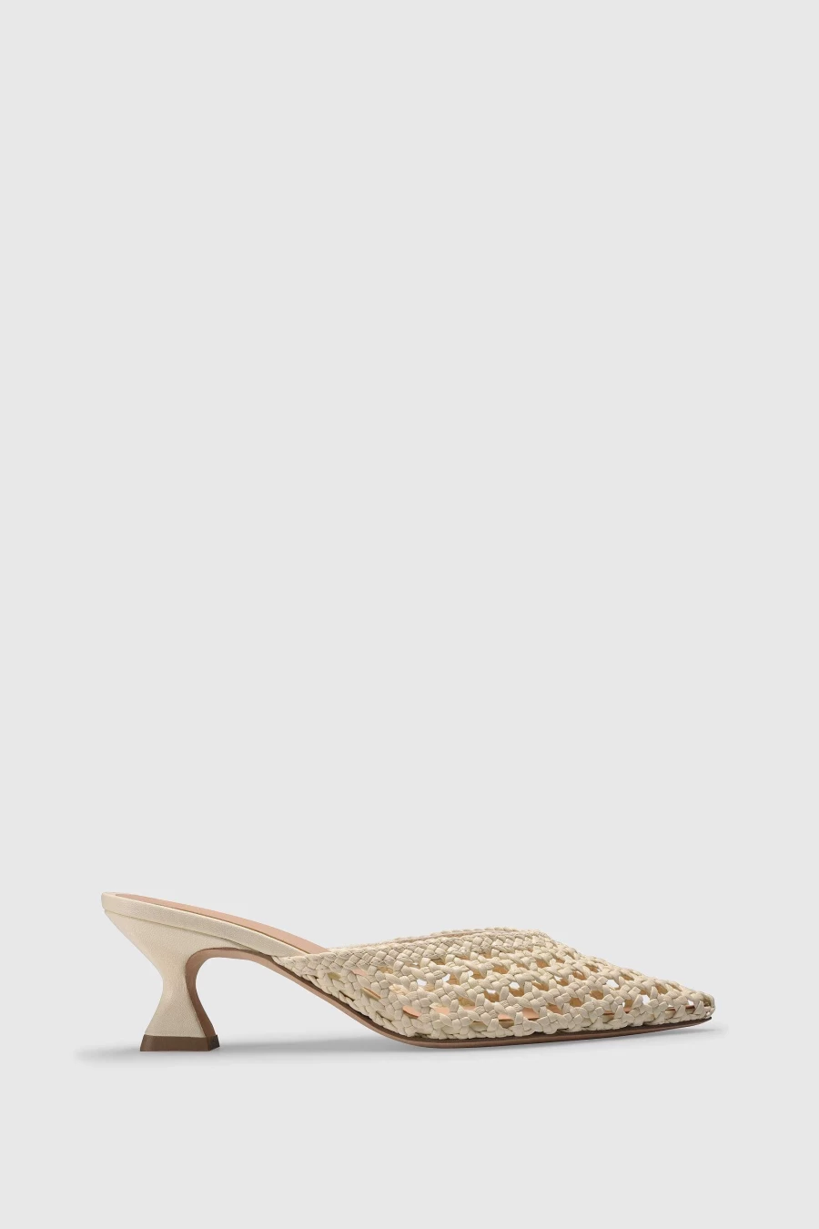 Unützer Women's Mule 9327A in Weiß with Chalk Tassel Design
