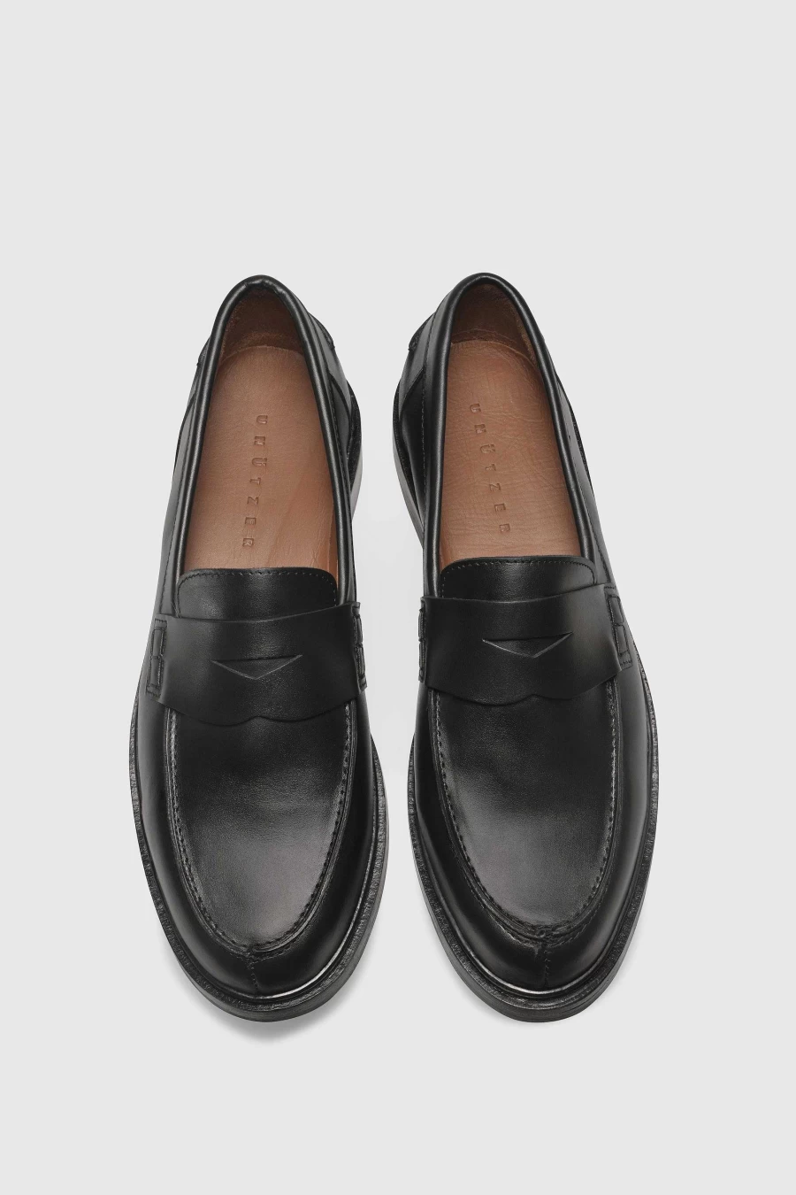 Unützer Men's Loafer 5000 in Schwarz Vitello Leather - Classic Black Leather Shoes for Men
