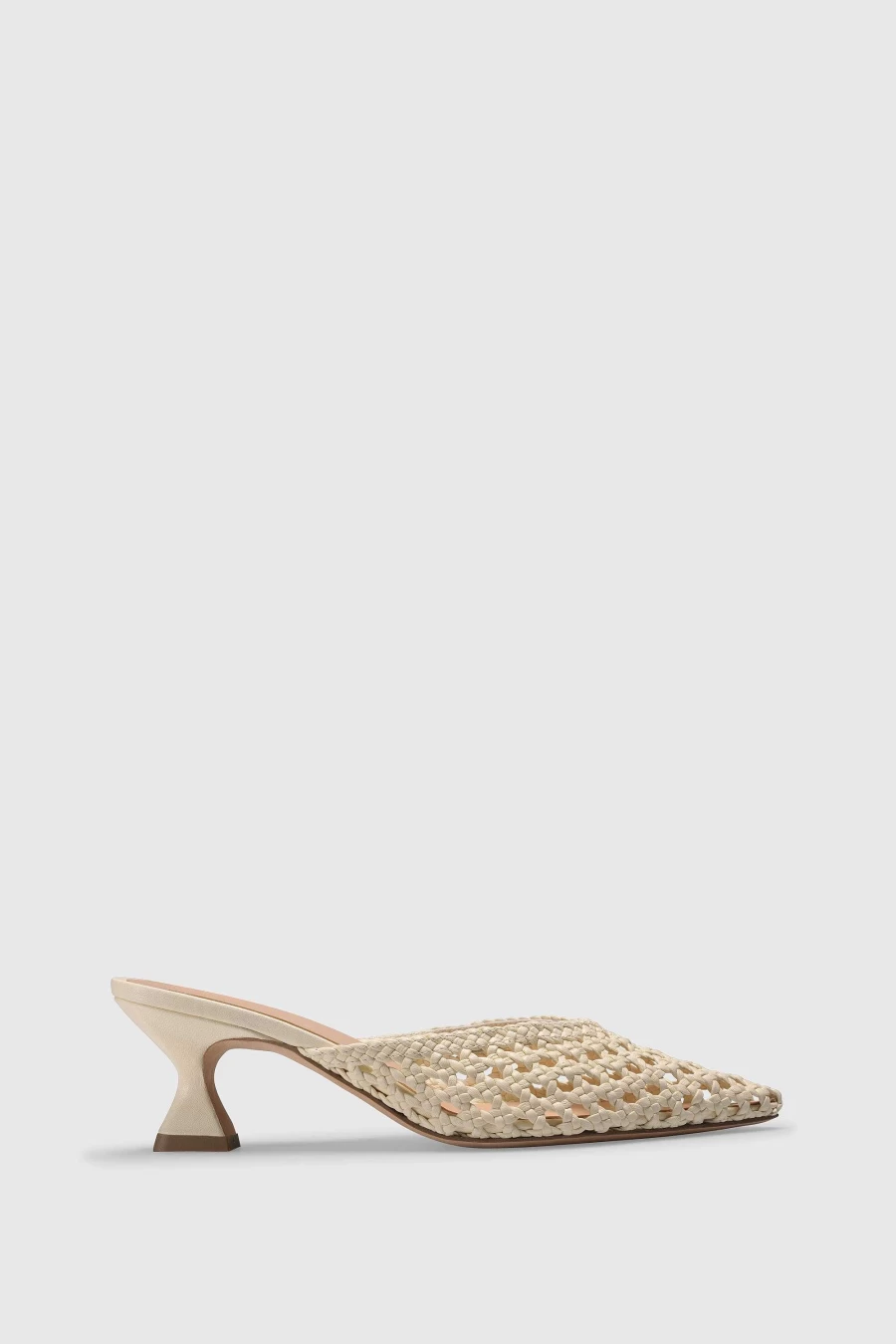 Unützer Women's Mule 9327A in Weiß with Chalk Tassel Design