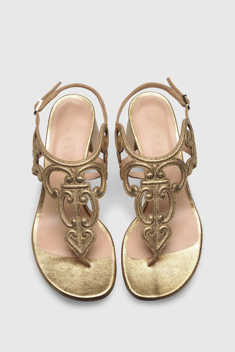 Unützer Women's Gold Sandal 8818 - Elegant Laminate Design for Style & Comfort